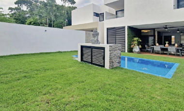 CASA EN RESIDENCIAL VALENIA