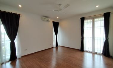 Disewakan Town House di Ampera Dengan Kolam Renang & Kondisi Semi Furnished HSE-A0483