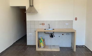 PH AL FRENTE DE DOS AMBIENTES- PARTE INDIVISA-