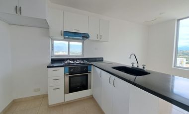 apartamento en arriendo en prados del este. Cod A26421