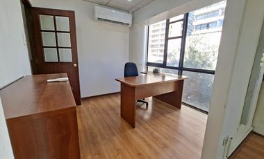 125 Mts2, 5 Privados, 9 estaciones de trabajo, 2baños