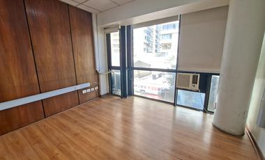 125 Mts2, 5 Privados, 9 estaciones de trabajo, 2baños