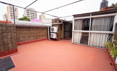 VENTA PH 2 AMBIENTES CON TERRAZA PROPIA LAN&Uacute;S ESTE