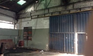 GALPON DE 1100M2 EN UNA SOLA PLANTA, SOBRE LOTE DE 30X37M DE FONDO A LA VENTA O ALQUILER 130MIL PESOS