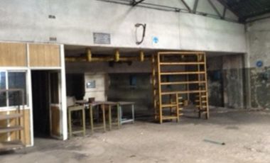 GALPON DE 1100M2 EN UNA SOLA PLANTA, SOBRE LOTE DE 30X37M DE FONDO A LA VENTA O ALQUILER 130MIL PESOS