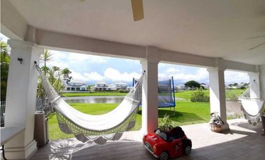 CASA EN LA PLAYA  BIJAO 668M2