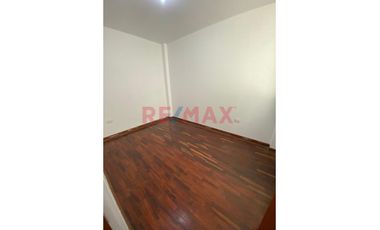 Departamento En Venta Urb Los Granados