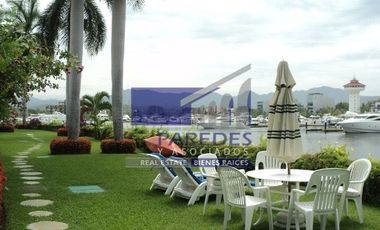 A31 Villa aterrazada de 4 recamaras en la Marina Ixtapa