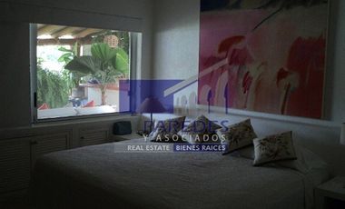 A31 Villa aterrazada de 4 recamaras en la Marina Ixtapa