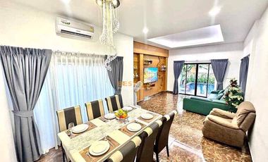 3 Bedrooms Pool Villa  Jomtien H011776