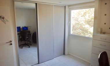 Depto 3 ambientes con cochera sobre Avda Libertad, Gran oportunidad!