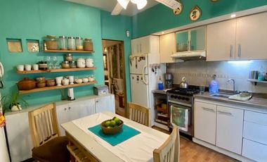 Importante casa de tres ambientes en venta