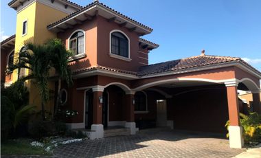 Se Alquila Casa Dúplex en Costa Sur $ 2.500 AB