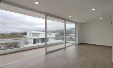 casa en venta en via al club tennis. Cod V30396