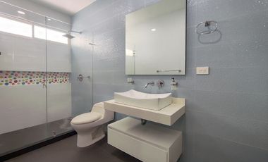 casa en venta en via al club tennis. Cod V30396