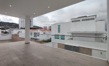 casa en venta en via al club tennis. Cod V30396