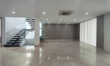 casa en venta en via al club tennis. Cod V30396