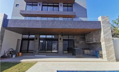 Casa en Venta preventa en La Joya Residencial en Monterrey