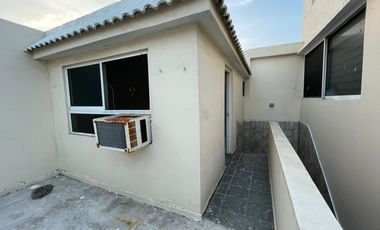 CASA EN RENTA FRENTE AL MAR EN EL BOULEVARD I ARLETTE FLORES