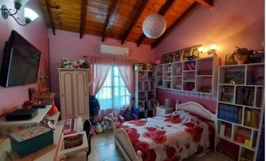 CHALET DE 4 AMBIENTES CON LOCAL AL FRENTE EN VENTA - MORON SUR