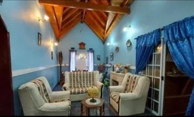 CHALET DE 4 AMBIENTES CON LOCAL AL FRENTE EN VENTA - MORON SUR