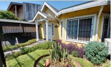 CHALET DE 4 AMBIENTES CON LOCAL AL FRENTE EN VENTA - MORON SUR