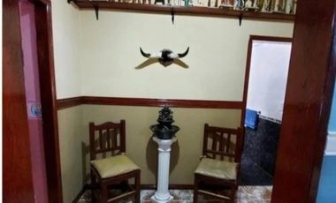 CHALET DE 4 AMBIENTES CON LOCAL AL FRENTE EN VENTA - MORON SUR