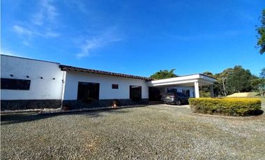 Casa campestre en Arriendo Amoblada en Llanogrande