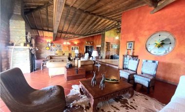 Casa campestre en Arriendo Amoblada en Llanogrande