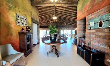 Casa campestre en Arriendo Amoblada en Llanogrande