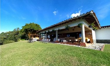 Casa campestre en Arriendo Amoblada en Llanogrande