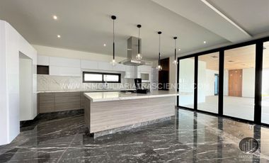 Lujosa Residencia en Venta En Ayamonte, Zapopan, Jalisco