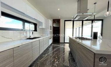 Lujosa Residencia en Venta En Ayamonte, Zapopan, Jalisco