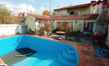 Casa de 7 ambientes - piscina - en Beccar