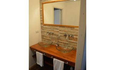 Casa 3 ambientes con gran parque Acantilados