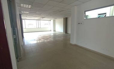 oficina en arriendo en el lago. Cod A51749