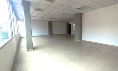 oficina en arriendo en el lago. Cod A51749