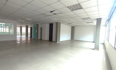 oficina en arriendo en el lago. Cod A51749