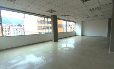 oficina en arriendo en el lago. Cod A51749