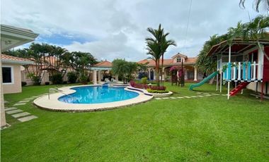 SE ALQUILA HERMOSA CASA EN CONDADO DEL REY EN $4,000 AM