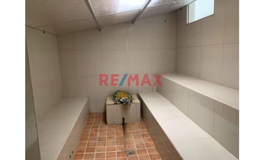 Local Comercial En Alquiler En El Callao - 3 Pisos