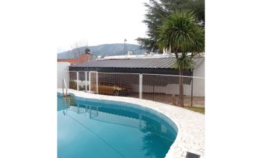 Villa Carlos Paz: Jorge Newbery 277 Casa 2 dormitorios y departamento 2 dormitorios interno, Córdoba, Argentina.