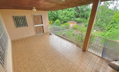 Se Vende Terreno de 1000m2 Con dos Casas en San Antonio