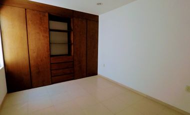 RESIDENCIAL ESMERALDA | 3 recámaras (Rec y Baño completo en PB ) - Casa en venta