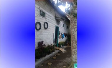 Rumah di Gaprang Kanigoro utara MAN
