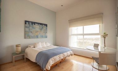 Excelente PH en venta en la Loma Santa Fe