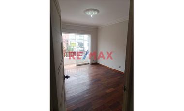 Se Alquila Casa En Lince