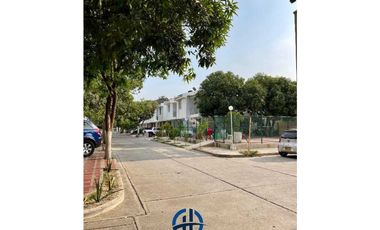 SE VENDE CASA EN EL CONJUNTO CERRADO SAN CARLOS EN LA AVENIDA LIBERTAD