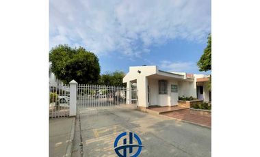 SE VENDE CASA EN EL CONJUNTO CERRADO SAN CARLOS EN LA AVENIDA LIBERTAD