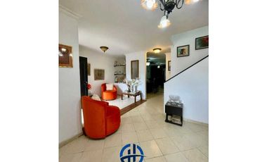 SE VENDE CASA EN EL CONJUNTO CERRADO SAN CARLOS EN LA AVENIDA LIBERTAD